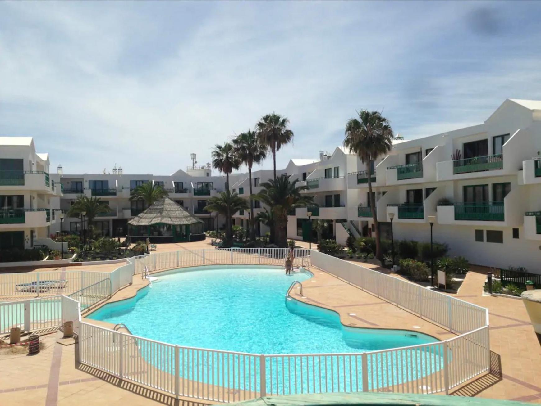 Ground Floor Apartment With Pool, Next To The Beach Коста-Тегисе Экстерьер фото
