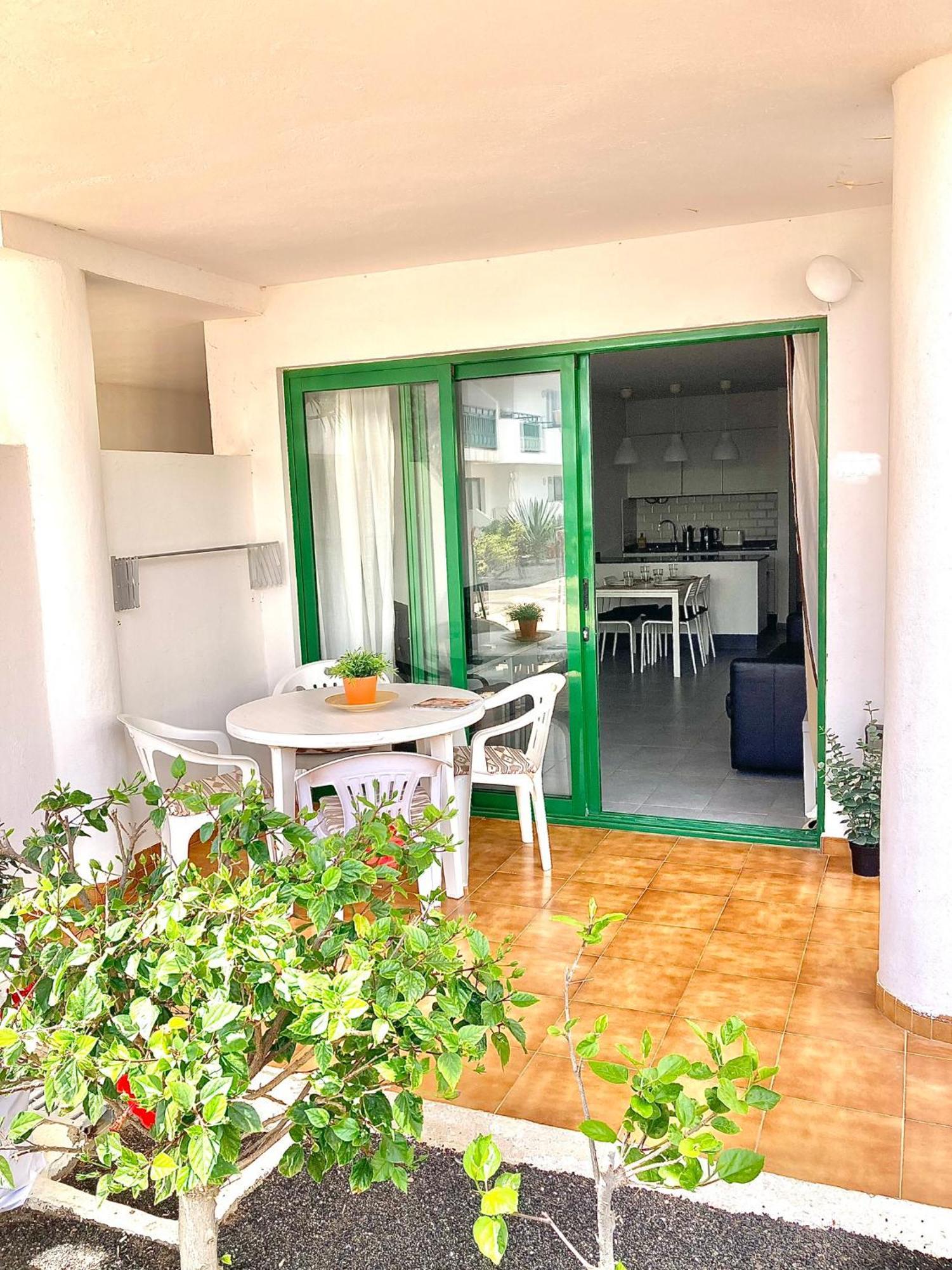Ground Floor Apartment With Pool, Next To The Beach Коста-Тегисе Экстерьер фото