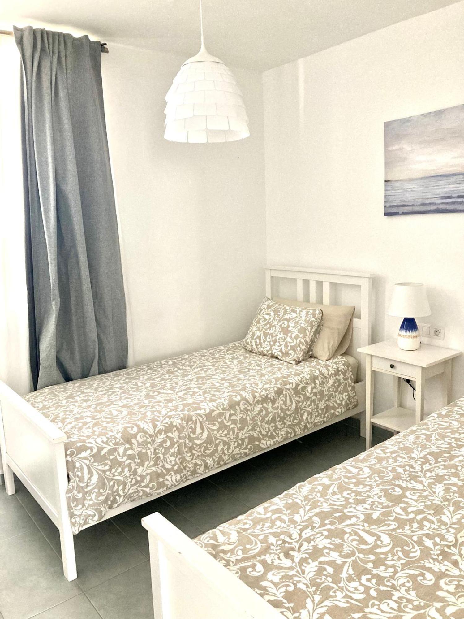 Ground Floor Apartment With Pool, Next To The Beach Коста-Тегисе Экстерьер фото