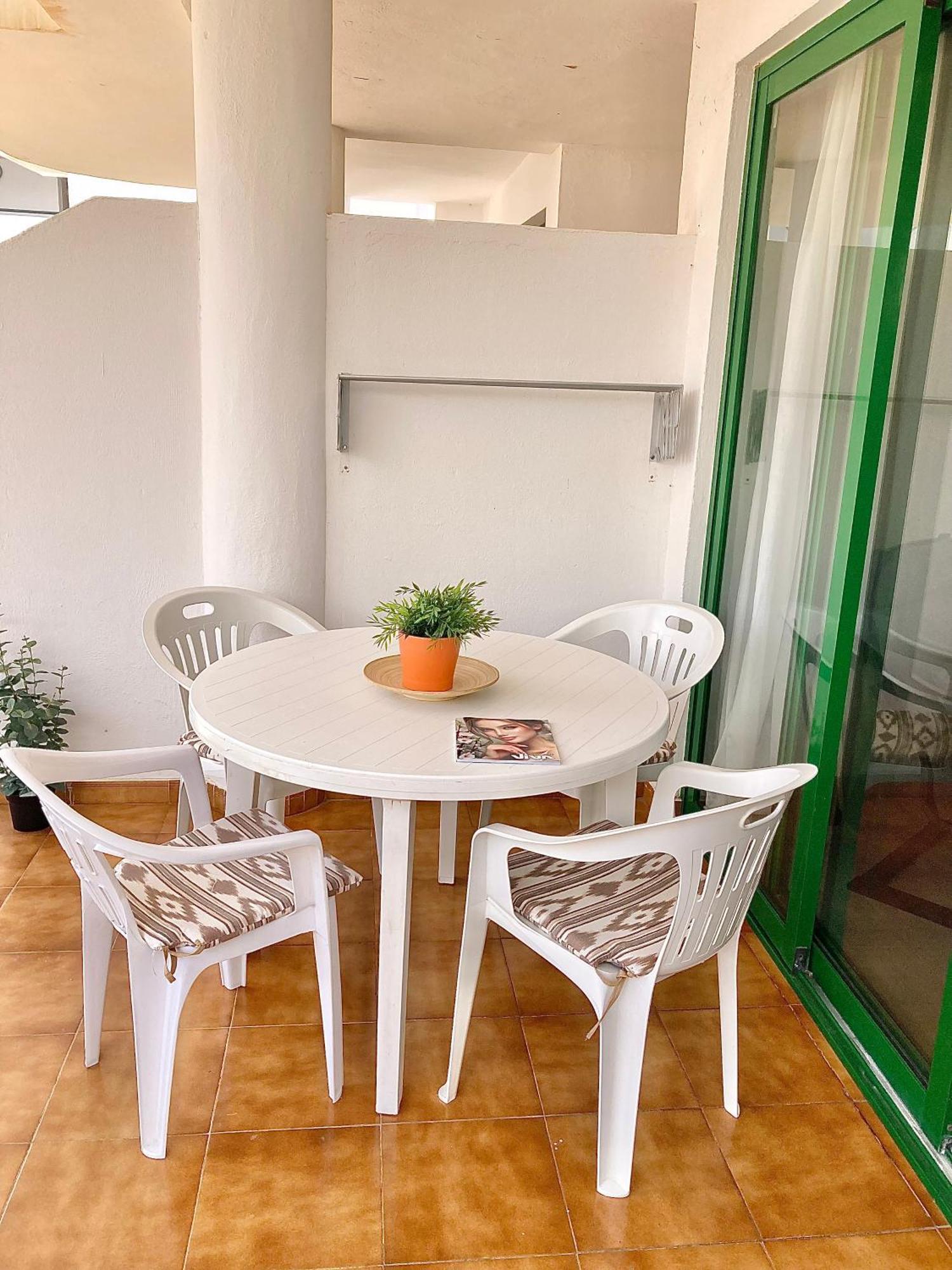 Ground Floor Apartment With Pool, Next To The Beach Коста-Тегисе Экстерьер фото